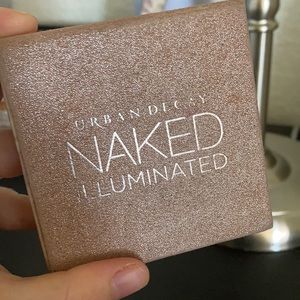 Urban decay naked illuminated highlighter
